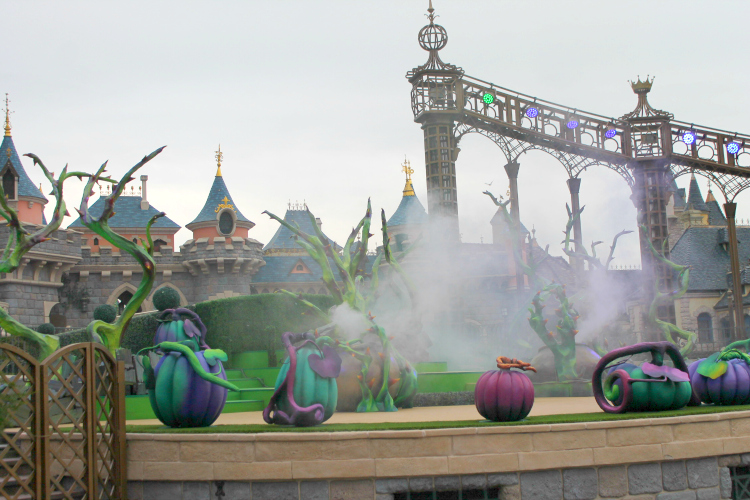 6 Things I Love About Autumn at Disneyland Paris Villains