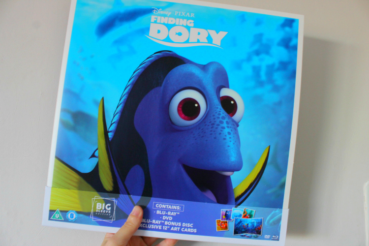 cocktails-in-teacups-disney-life-travel-blog-finding-dory-big-sleeve-edition-front